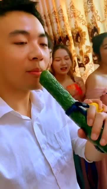 吃瓜真幸福,见证时代变迁的旁观者