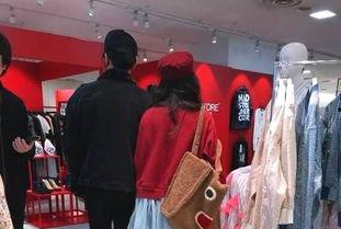 明星偶遇吃瓜群众,温馨互动瞬间曝光