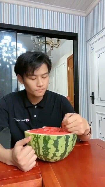 大杨哥吃瓜coco,揭秘娱乐圈幕后故事